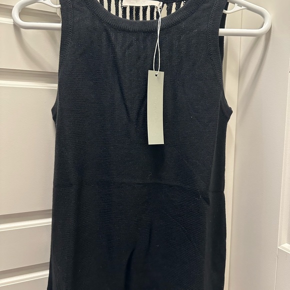 Sleeveless Knit - Picture 5 of 6